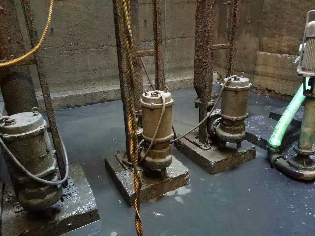 临城污水池清理